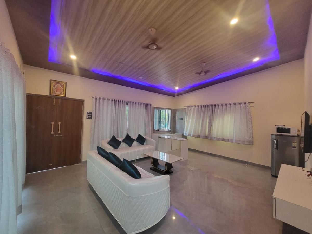 로나발라 Nazrana 2Bhk 빌라 외부 사진