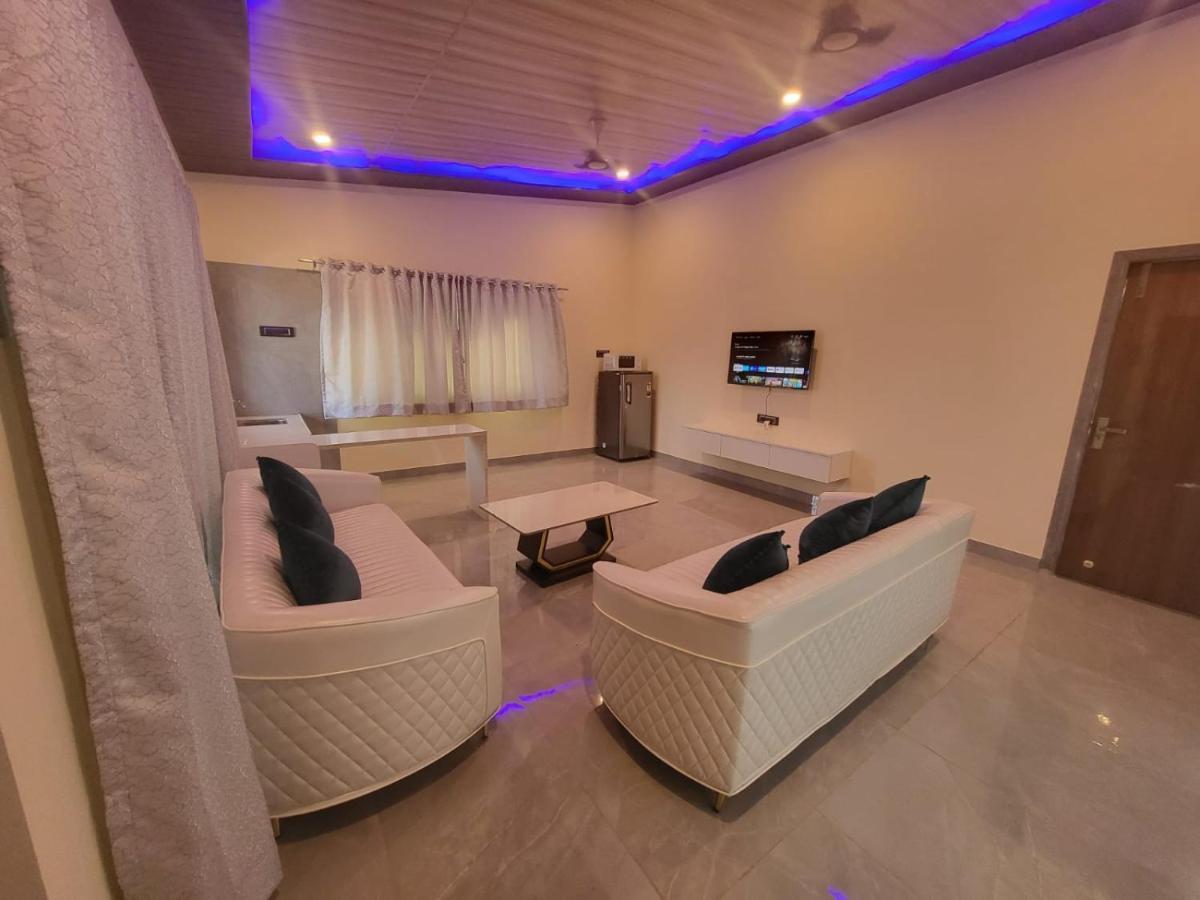 로나발라 Nazrana 2Bhk 빌라 외부 사진