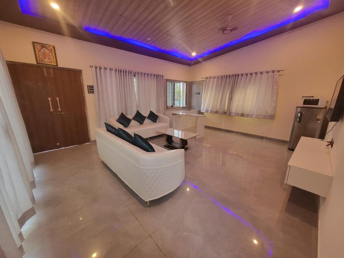 로나발라 Nazrana 2Bhk 빌라 외부 사진