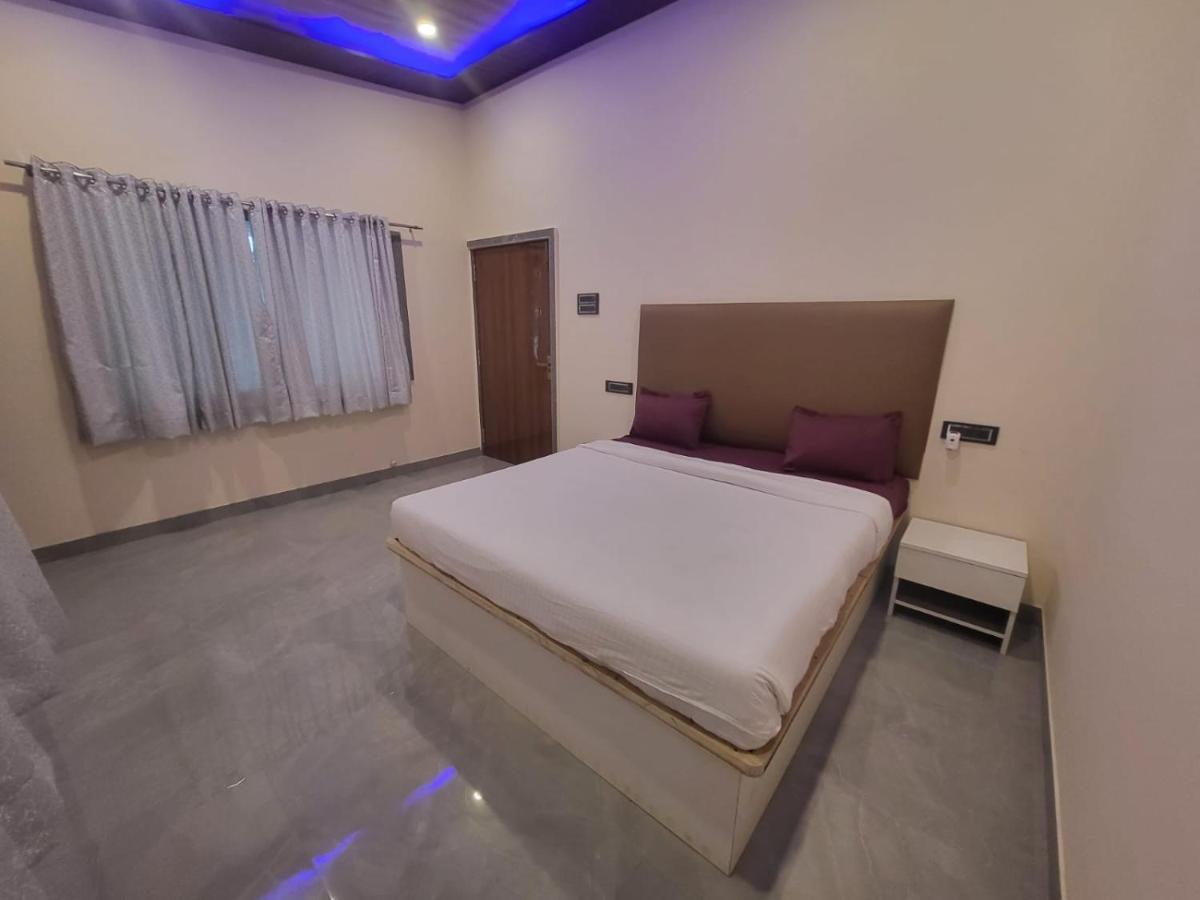 로나발라 Nazrana 2Bhk 빌라 외부 사진