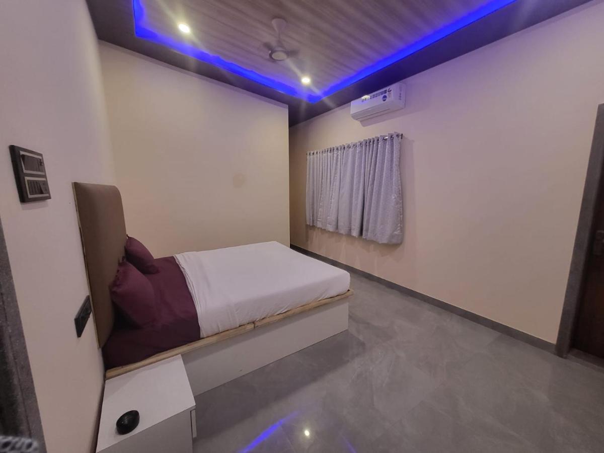 로나발라 Nazrana 2Bhk 빌라 외부 사진